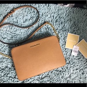 Michael Kors Jet Set Crossbody purse